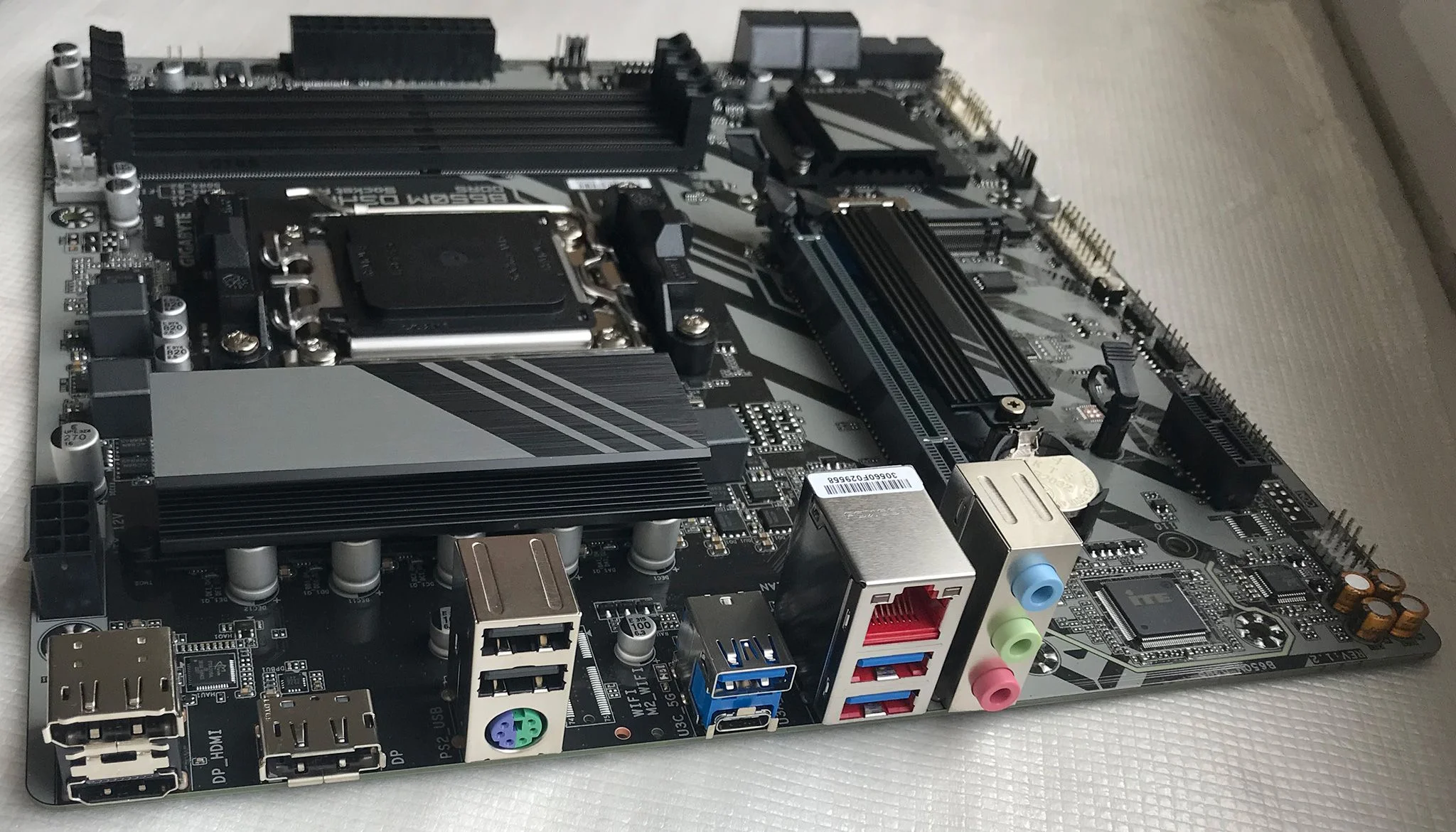 Материнская плата Gigabyte B650M D3HP AX (AM5 mATX)