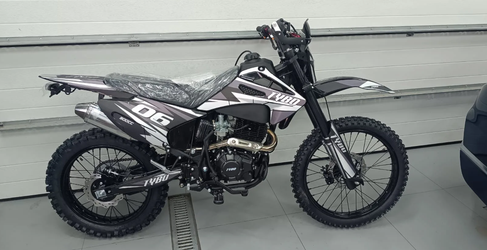 Мотоцикл бензиновый (Эндуро) Tybo 300cc,175 двигатель ZS175FММ, 25л/с 271 см³. Ручки неломайки 120км