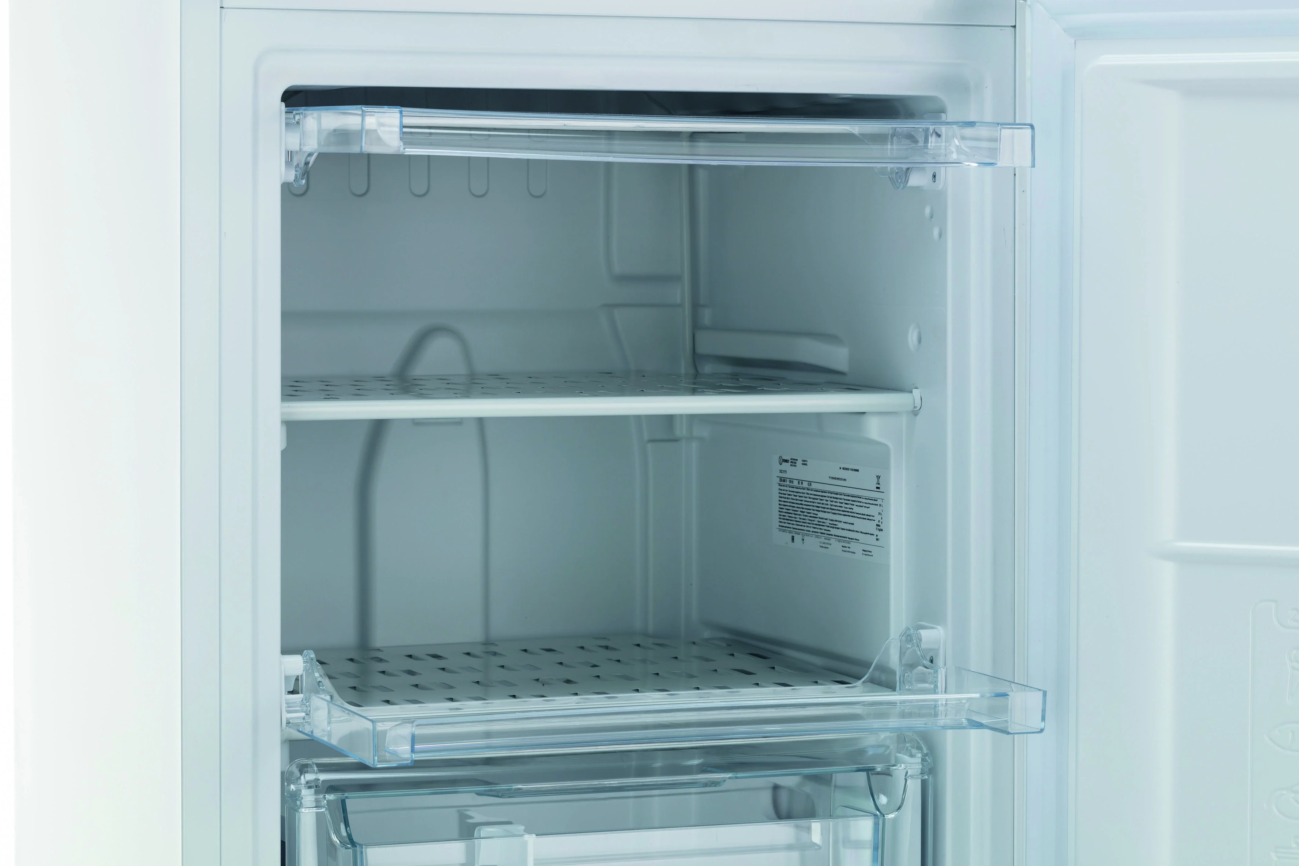 Морозильная камера Indesit DSZ 5175, белый, 261л, 4 ящика