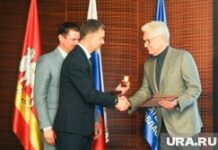 Виктор Христенко удостоен звания почетного жителя Челябинска Заседание СПП Челябинск