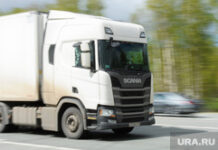 Серьезное ДТП в Краснодарском крае: столкновение автобуса и фуры привело к пожару c37a96f5-3b78-476a-982d-97dbf9ae167c-674d3cd8