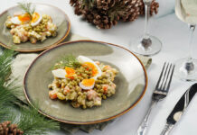 Как правильно хранить новогодние салаты: рекомендации эксперта TraditionalEastEuropeanDishForNewYearsEve-Salad