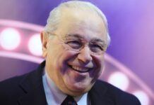 Семейные перипетии в жизни известного юмориста Евгения Петросяна 55263676-9f3c-43d6-bc2f-ab2a9f41ead4-67bc9e66