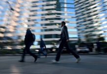 Оклад идет на миллионы 6b1a70b6-8f88-47a8-bea1-e855c258fe2e-67c0bfe9