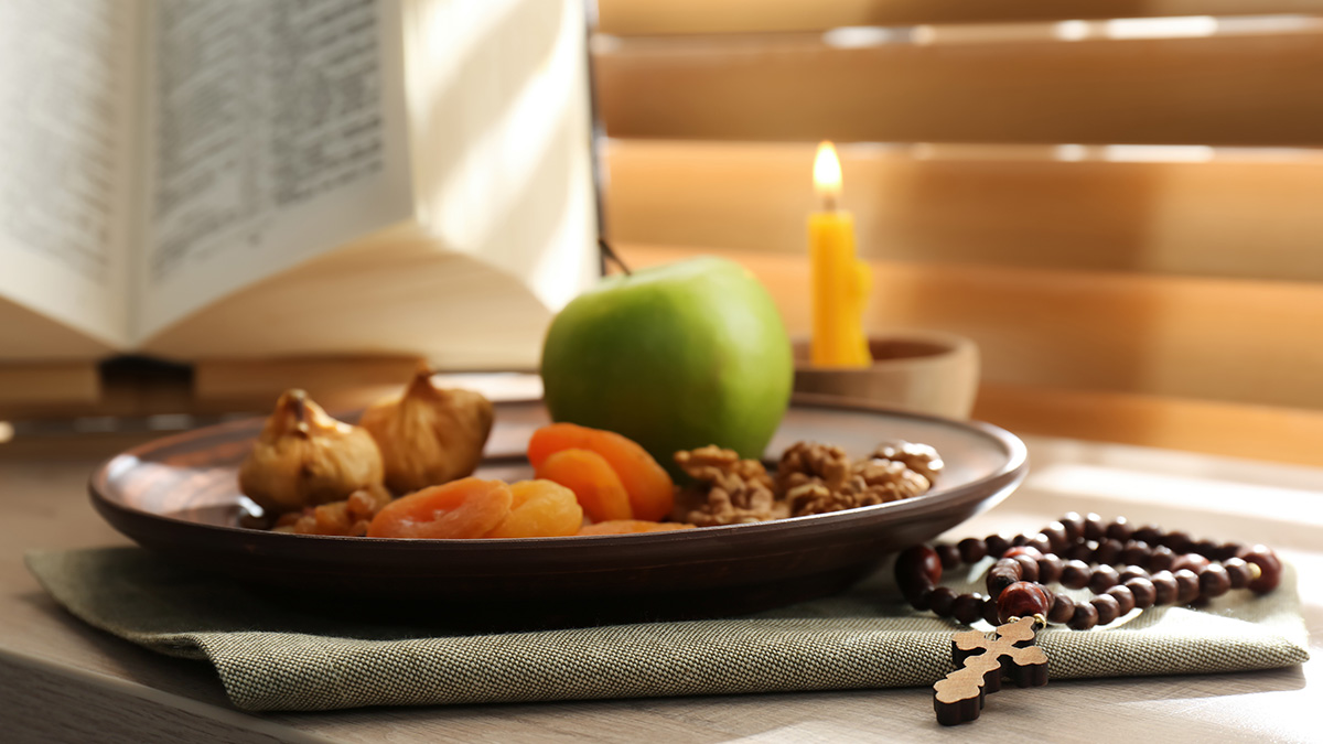 Диетолог Рау рассказала, как накрыть новогодний стол для соблюдающих пост