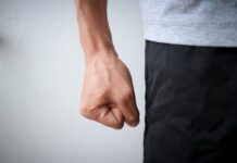 В подмосковной гимназии произошел инцидент между учителем и учеником 76db4086-bbba-425f-b101-a2ea8796b75e-67b3706b