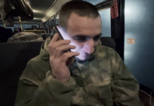 Драматичные кадры: освобожденные бойцы впервые за долгое время услышали голоса родных a8e9c98d-5c4c-4645-8b81-7ae2a7b2279d-67c62ff4