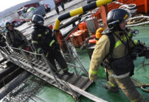 Спасательная операция развернута в районе крушения танкеров в Черном море c76ec217-0974-49d7-9d3a-34a373f019f3-67b206a2