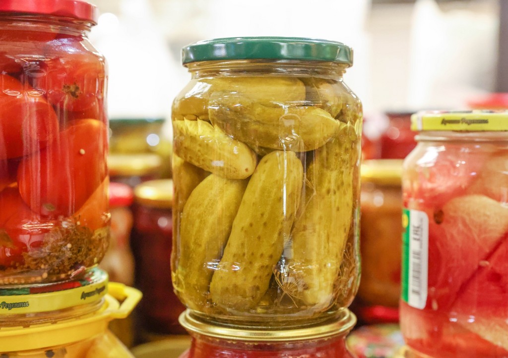 Россиянам объяснили, как правильно выбрать консервированные овощи
