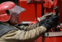 Пожарный-герой спас молодую маму с младенцем от смертельной угрозы в Казани ffde5a42-00a9-45c5-9987-0bd0d6bc6f28-67ba83f3