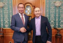 Легендарный ножевой поединок Якутский воин получил особый дар от главы республики 1a23ad14-b34f-4196-8c01-0ba151c153bf-67d595c5