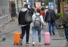 В России начали принимать заявления от иностранцев о продлении сроков пребывания 256999e2-6b5c-48fe-89bd-858f4e67d8b4-67d45bd5