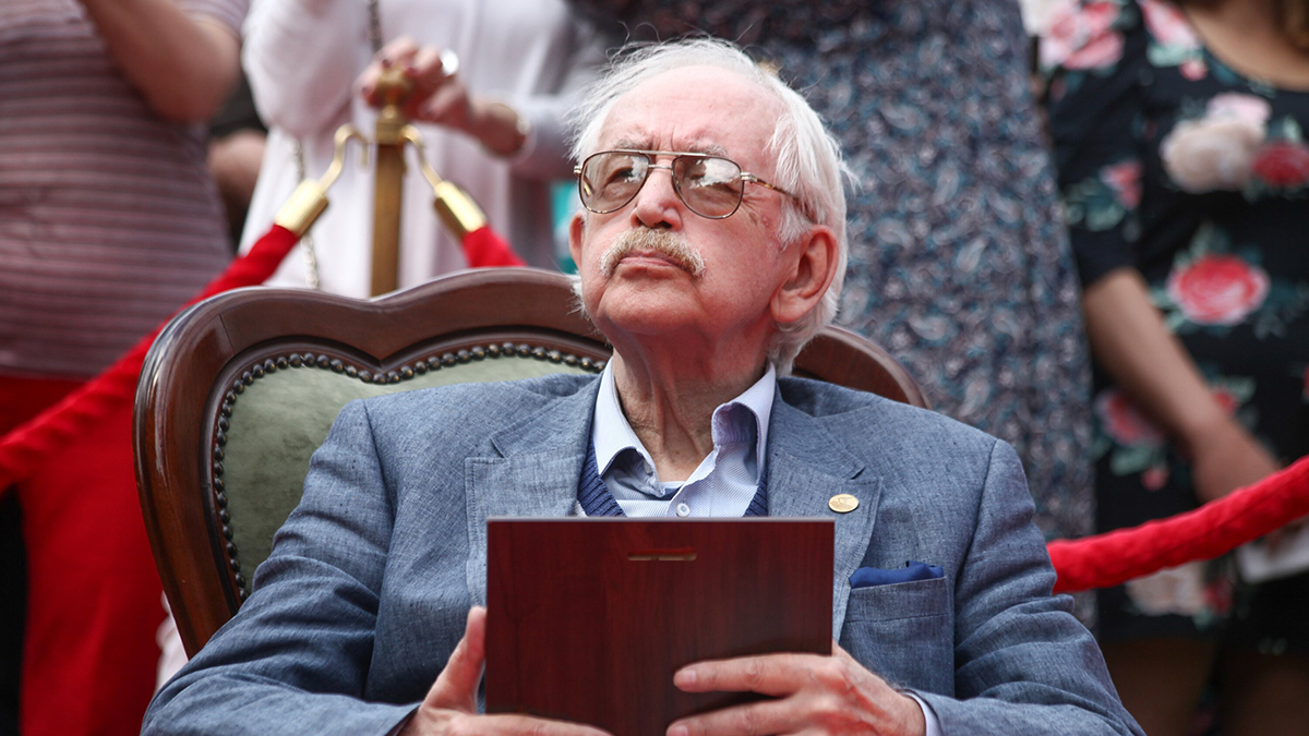 «112»: У Василия Ливанова выявили серьезное инфекционное поражение тканей