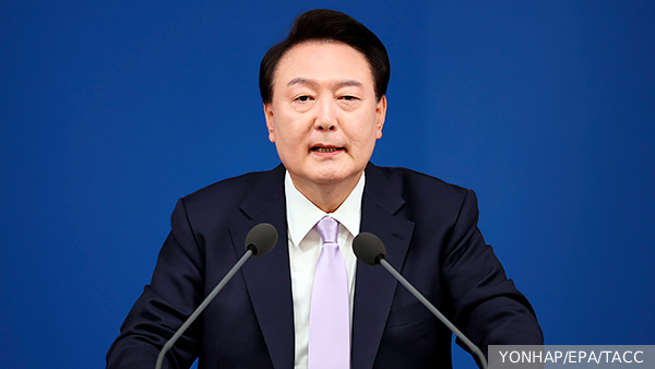 Лукьянов объяснил решение отстраненного от власти президента Южной Кореи явиться на допрос