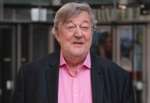 Триумф Стивена Фрая в легендарной телевикторине 4ee9a834-4957-42f6-9e2c-cd221fd63e5c-67ec0357