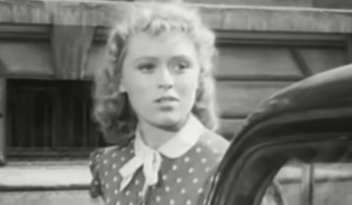 Всю жизнь была одинока и умерла под колесами поезда в 51: несчастная судьба актрисы Валентины Хмары