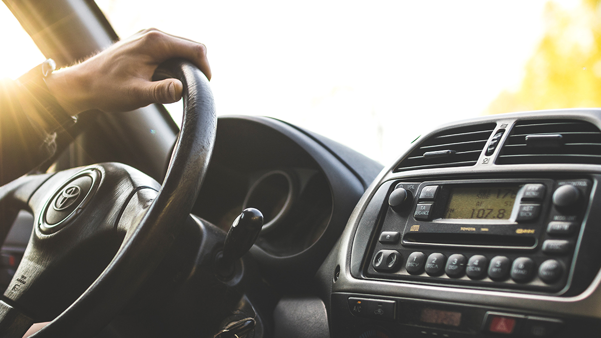 Минтранс РФ: Запрет на использование гаджетов за рулем не вступит в силу с марта