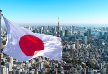 Япония смягчает санкционную политику: мать основателя ЧВК «Вагнер» Пригожина исключена из списка ограничений PanoramicViewOfTokyoAndJapaneseFlagJapan