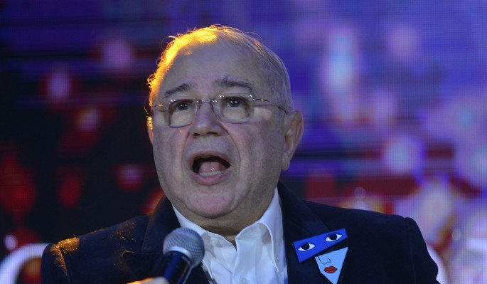 "Чего к ней пристают": в Сети поддержали молодую жену Петросяна