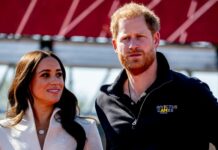 Меган Маркл проявила искреннее сочувствие у мемориала жертвам трагедии в Техасе 7c40fb0b-1613-4353-896e-633ab7ff3d1c-67e47c39