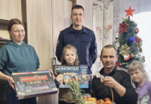 Новогодние мечты сбываются: успешное завершение акции «Ёлка губернатора» в Курганской области 7e54e1b2-622d-46b5-8a28-b3ea5e562412-67cf4004