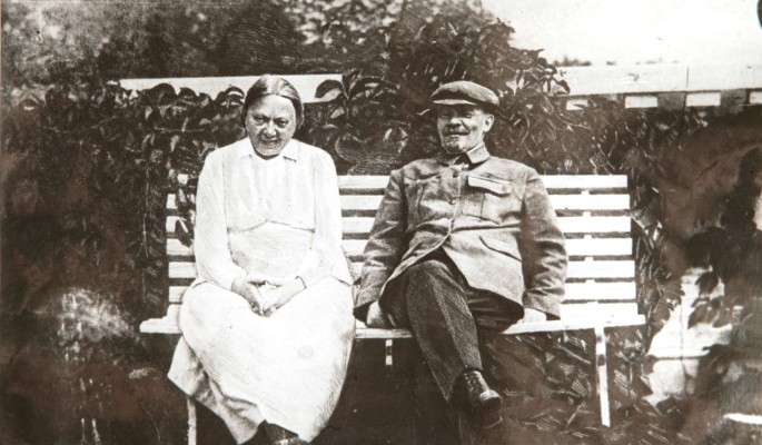 Позорное прозвище, любовь к грибам и яйцам: что про Надежду Крупскую не рассказывают в школе