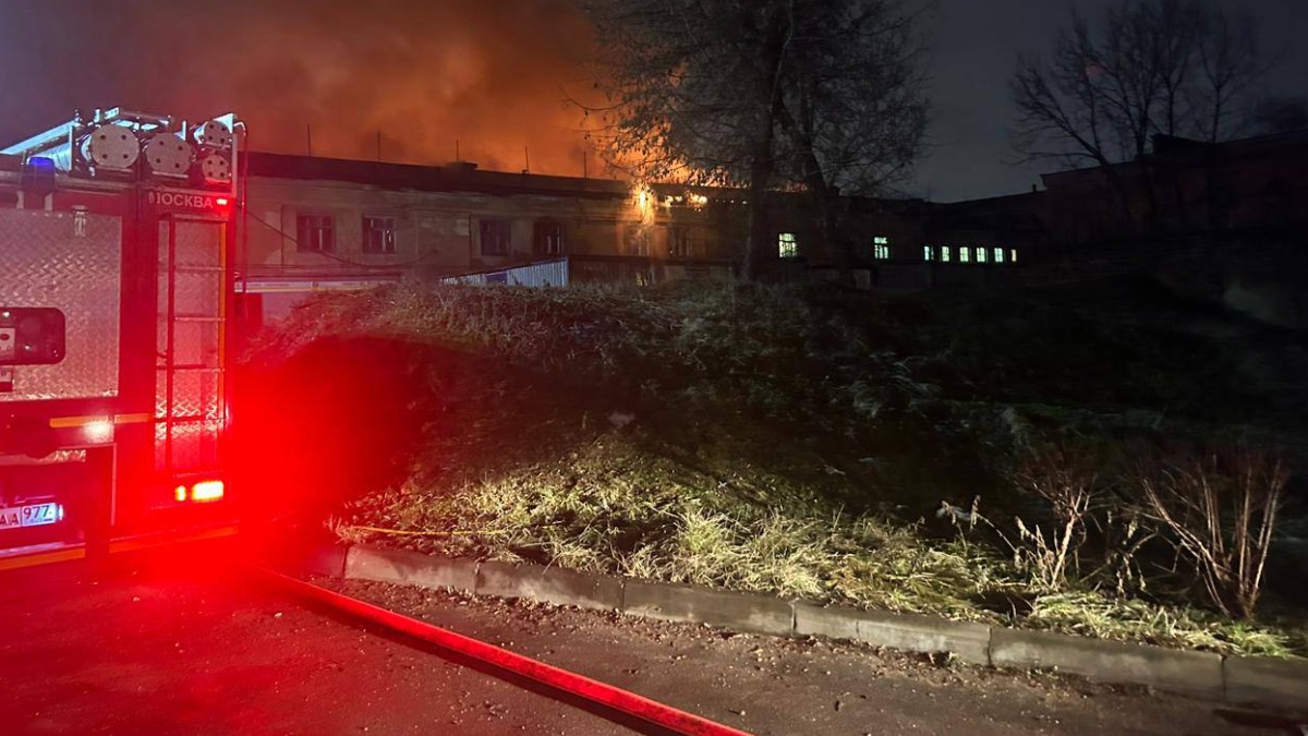 Пожар в хостеле в Сходненском тупике, 1, на северо-западе Москвы: СК возбудил дело