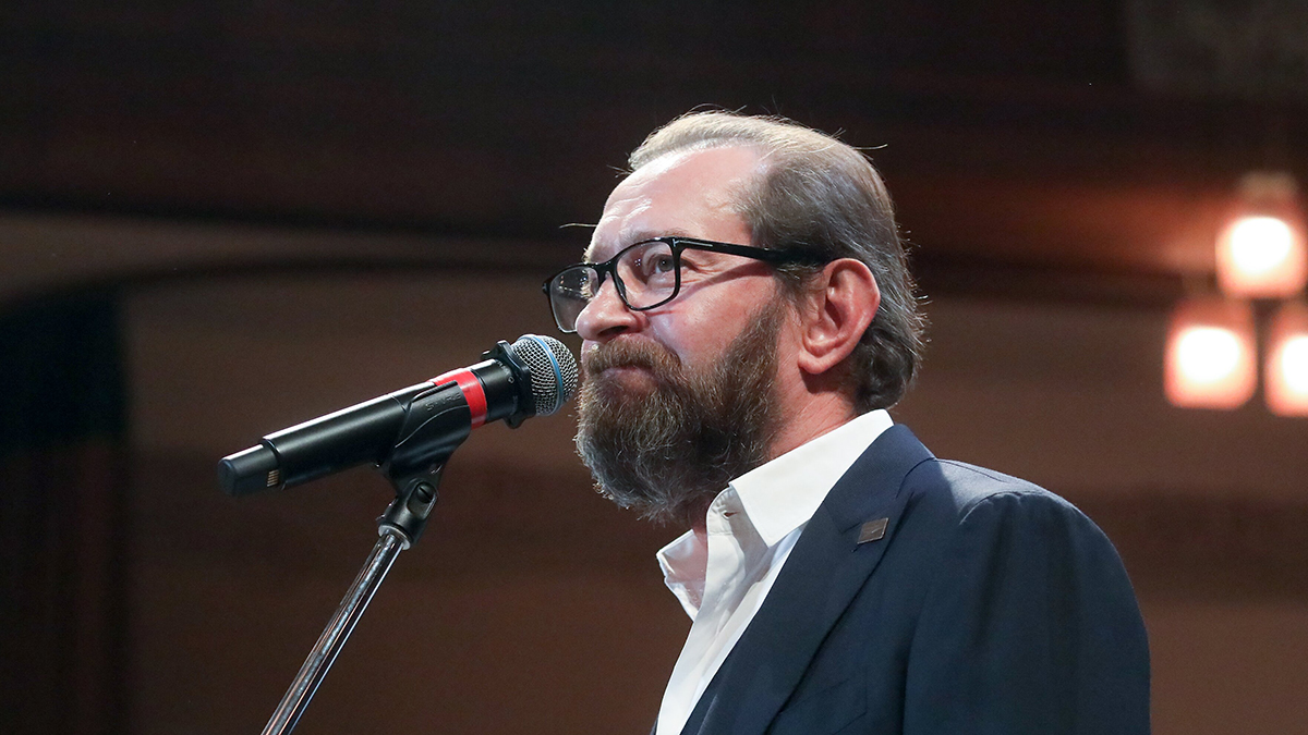 «Ее душа выдохнула»: Хабенский простился с Добровольской со сцены театра