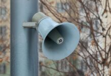 Тревожный час: Севастополь под угрозой воздушной атаки ef076640-1818-4698-9ce0-2354e24db2c6-67cc58fd