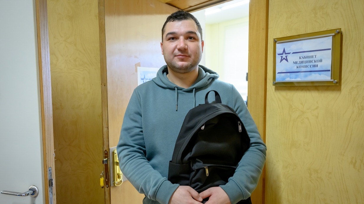 Боец Вадим в Едином пункте отбора на военную службу по контракту