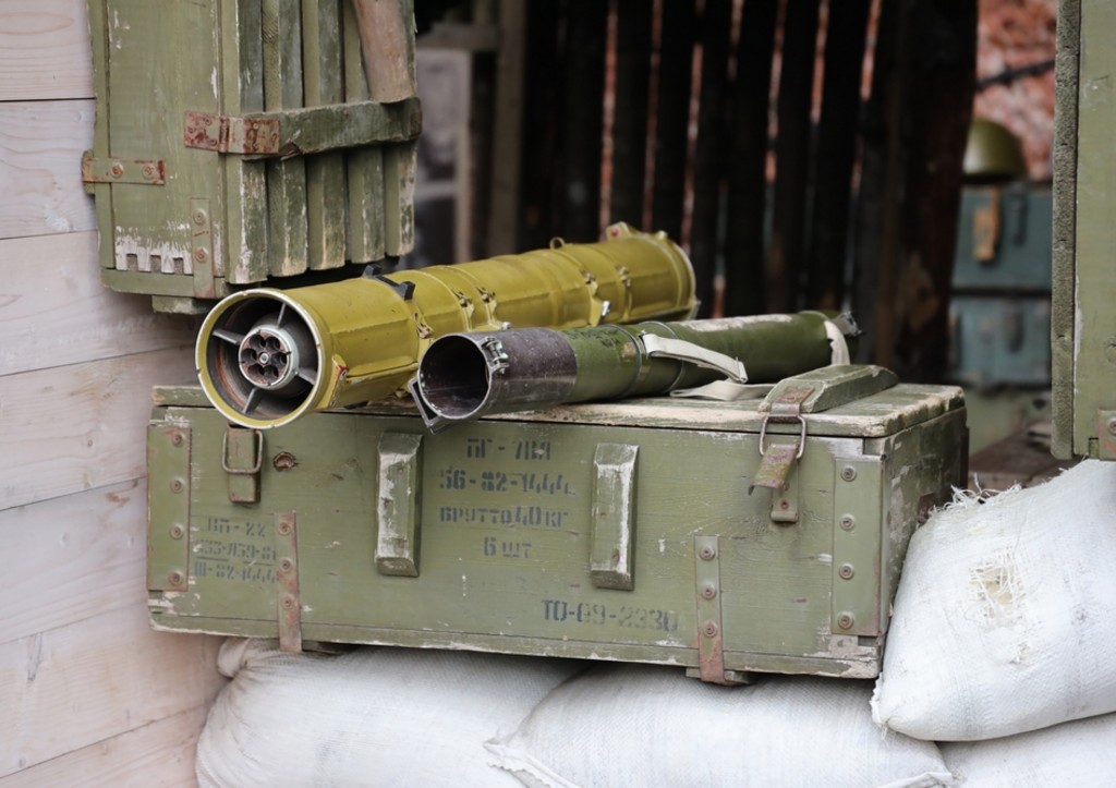 США возобновили поставки оружия и техники Украине