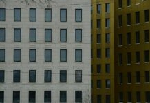 Почти 2 тысячи москвичей начали знакомство с новыми квартирами в трех округах 81de7f0e-df0d-4200-b442-3c6d9fbd6fa3-680750d5