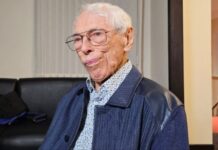 Творческая мастерская легендарного композитора Александра Зацепина 83cf4771-465e-46b1-aabc-00569378fa72-67f2cbd3