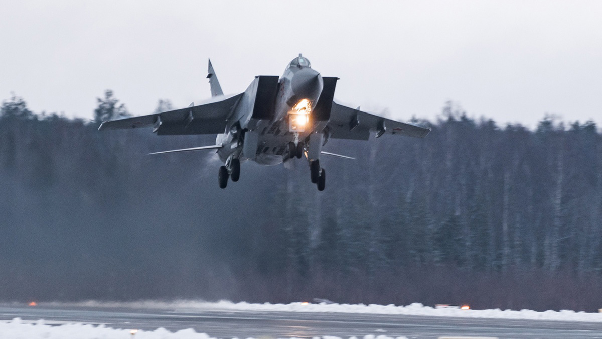 Первый французский истребитель Mirage 2000 прибыл на Украину