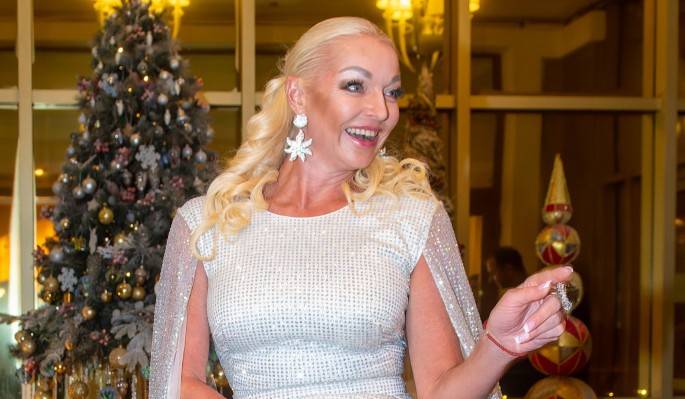 Ставшую певицей Волочкову высмеяли россияне из-за вокала и хореографии