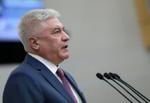 Герои в погонах спасли жителей общежития во время ночного пожара a4c2372f-4f15-4f3e-a9a7-28856fc348ea-67fe872a