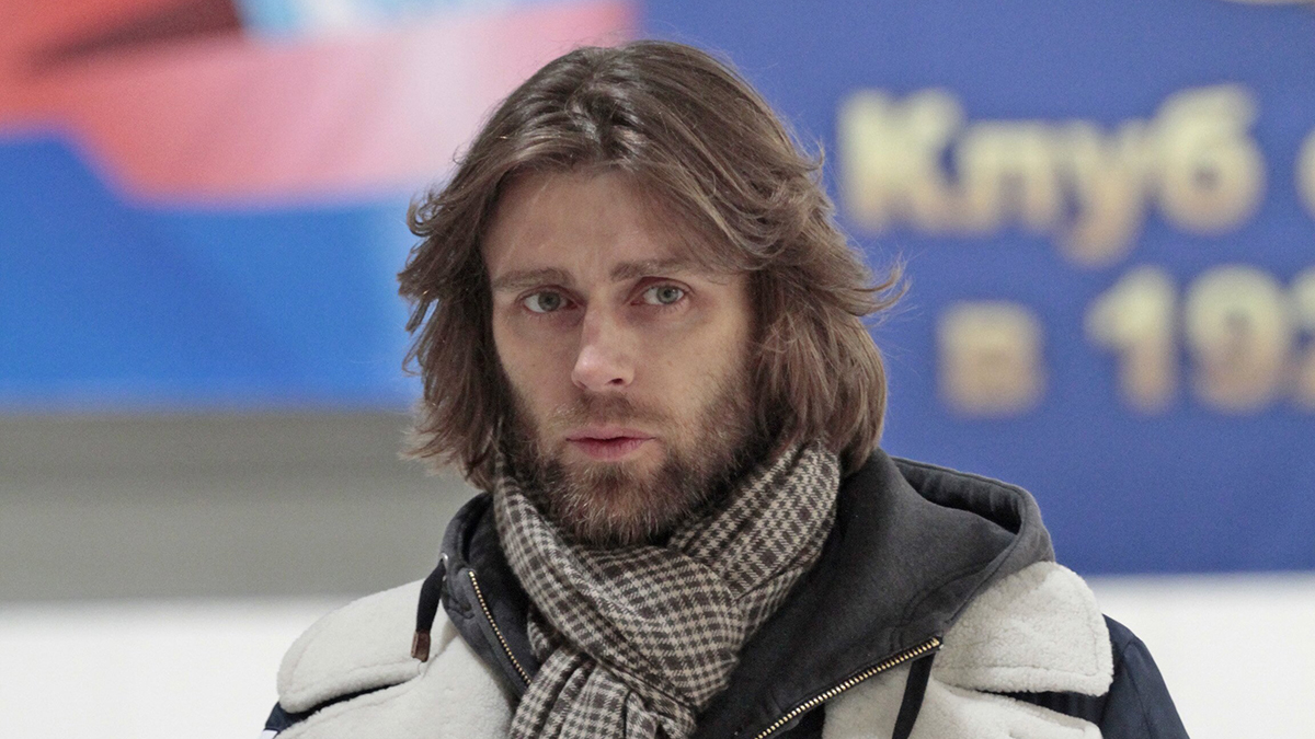 Чернышев впервые выступил на льду вместе с дочкой в память о Заворотнюк