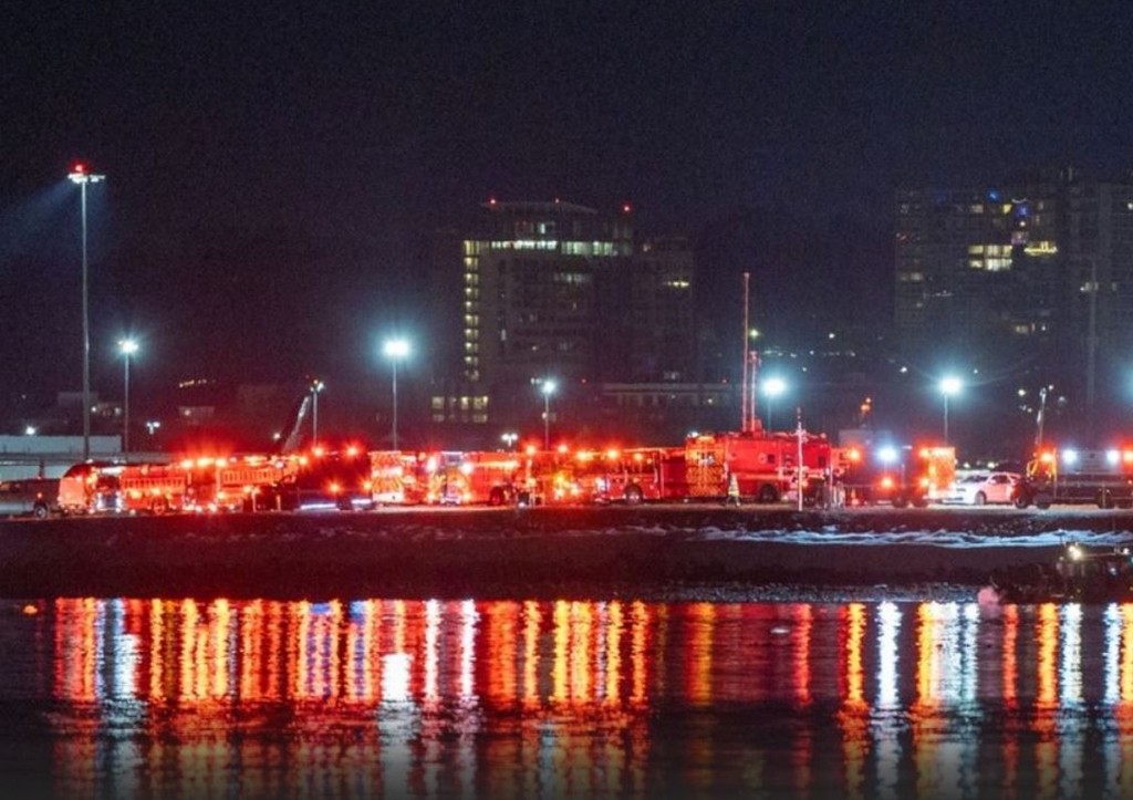 Спасатели достали из реки в Вашингтоне тела всех погибших