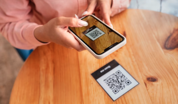 Мошенники придумали способ воровать деньги у россиян с помощью QR-кодов