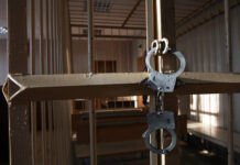 Долечился до ареста d2975daf-7390-4e55-b4a5-3e17de2e6aac-67feb263