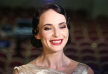 Талантливая актриса театра Анна Снаткина получила высшее признание государства Церемония открытия летнего фестиваля губернских театров Фабрика Станиславского