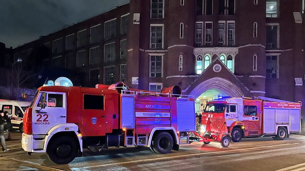 Площадь пожара в здании Электрозавода увеличилась до 300 квадратных метров