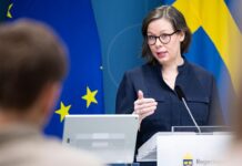 Экстренный созыв парламента Швеции da122b20-06ff-4fbb-978f-50f166b54324-6807f385