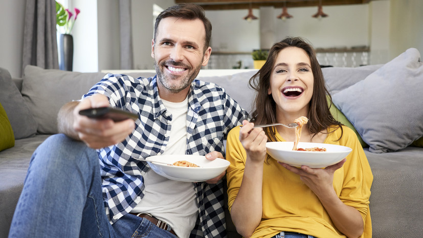 Диетолог Соломатина: не стоит отвлекаться во время еды