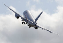 Российский Superjet 100 вернулся в Сочи из-за технической неполадки f6240490-a284-459f-b59f-862f3f47d659-680a5412