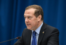 Медведев обвинил Зеленского в воровстве и лжи medvedev obvinil zelenskogo v vorovstve i lzhi-todey-ru-174021987900-0