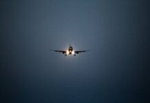 Пилоты самолета с россиянами на борту заметили НЛО во время полета piloty samoleta s rossiyanami na bortu zametili nlo vo vremya poleta-todey-ru-174071249600-0