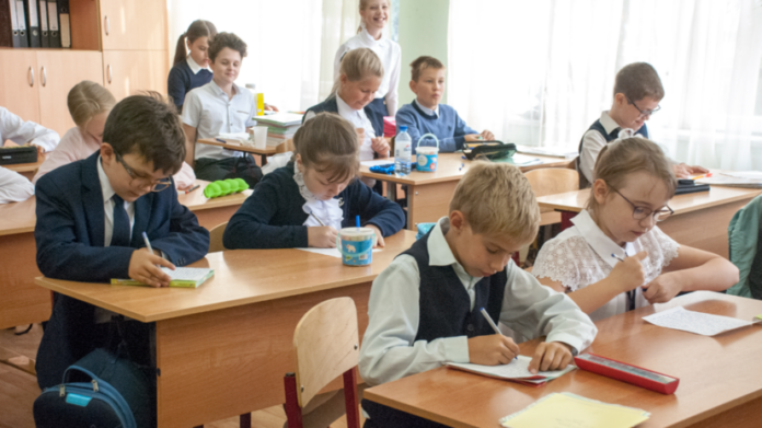 rossijskie shkoly ukreplyayut zashhitu ot telefonnyh moshennikov-todey-ru-174035137200-0