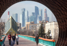 Синоптик Вильфанд раскрыл секрет солнечной погоды в Москве Весенние городские жанры