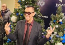 Александр Буйнов остаётся на сцене после непростой ситуации aleksandr bujnov ostayotsya na sczene posle neprostoj situaczii-todey-ru-174095403600-0